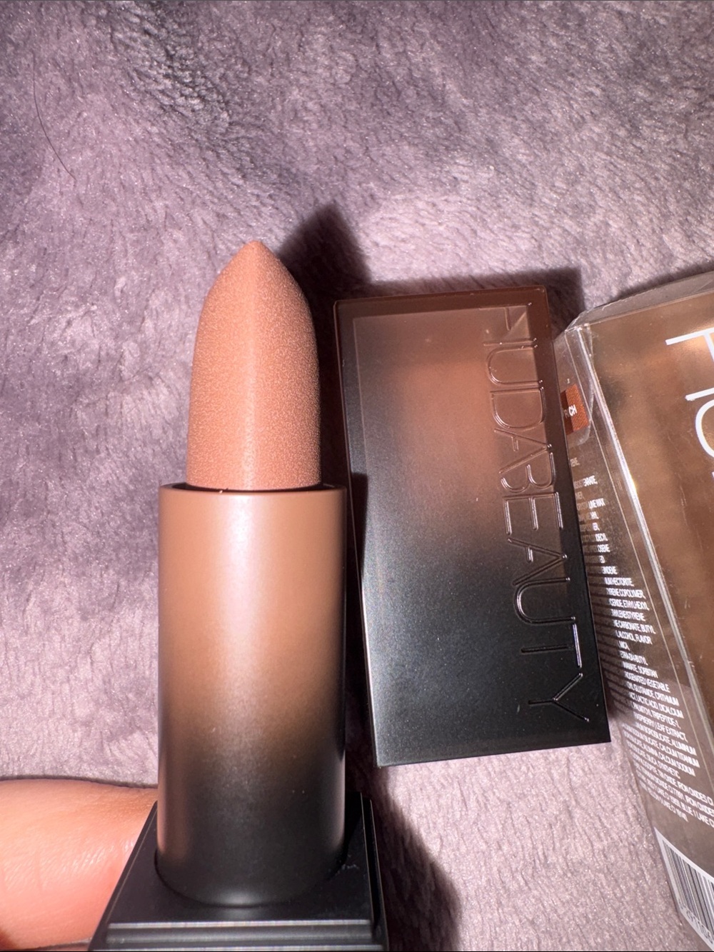 HUDA BEAUTY cream lipstick